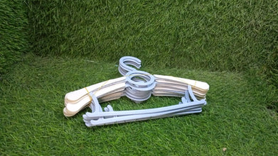 Large Adjustable Plastic Dress Hangers – Space-Saving & Lightweight (5 Pc)